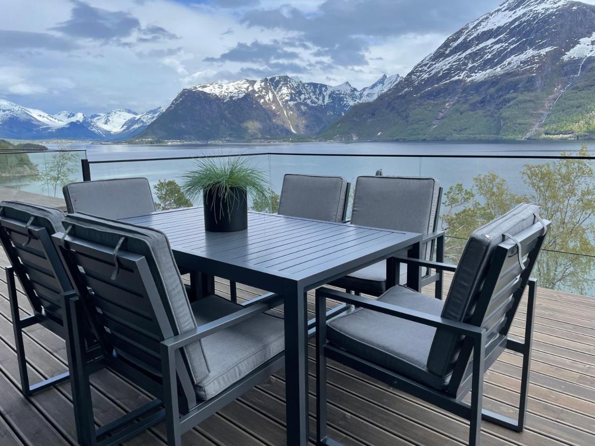 Villa Kristina / Andalsnes Torvik 外观 照片