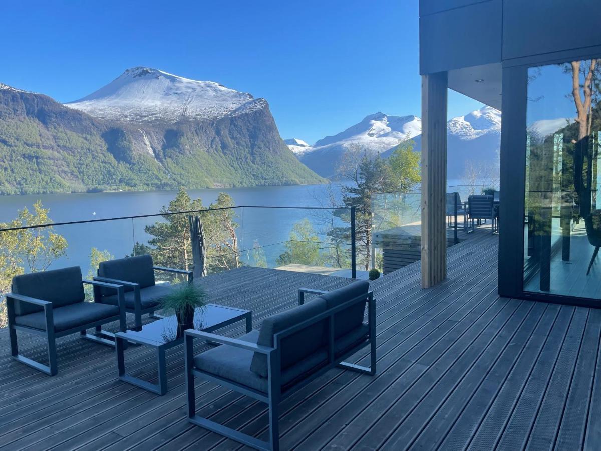 Villa Kristina / Andalsnes Torvik 外观 照片